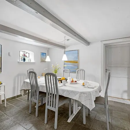 Casa vacanze Wiss - 4-1km From The Sea By Interhome *